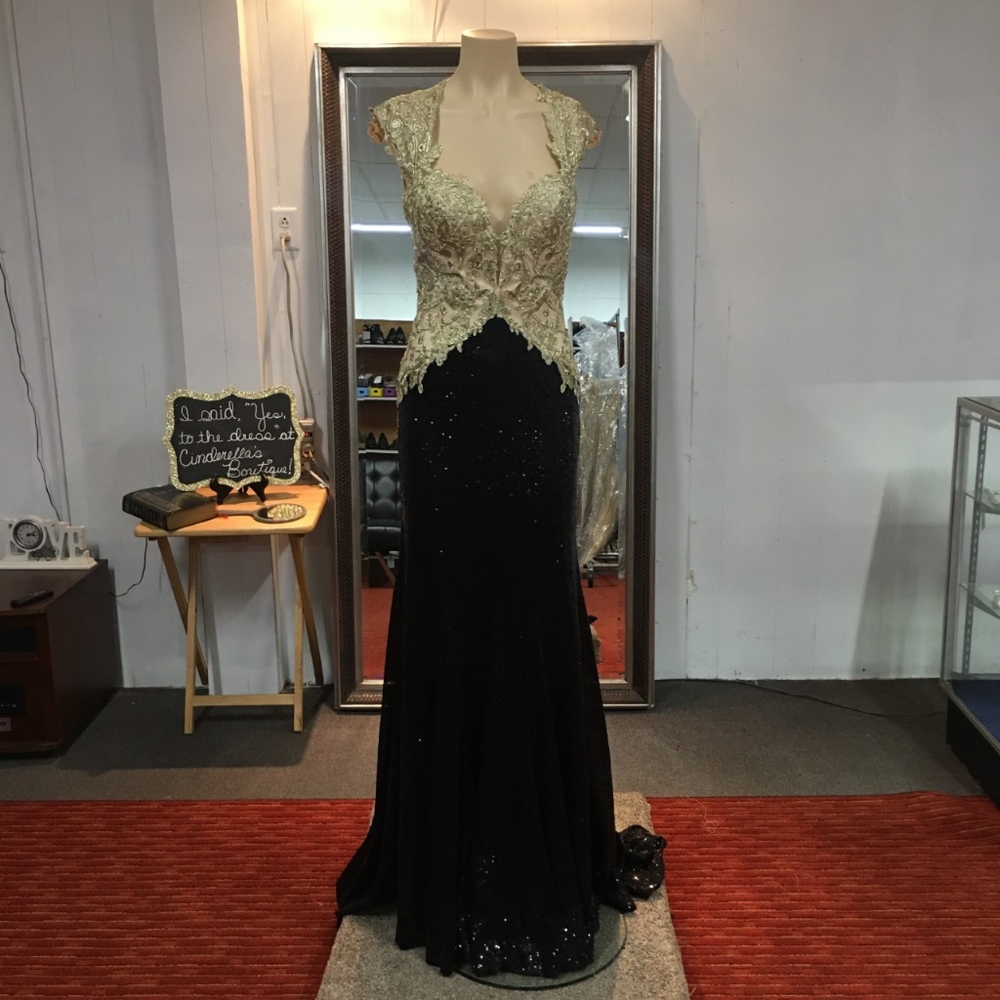NWOT! Black Sequin & Gold Lace Formal/Prom Dress